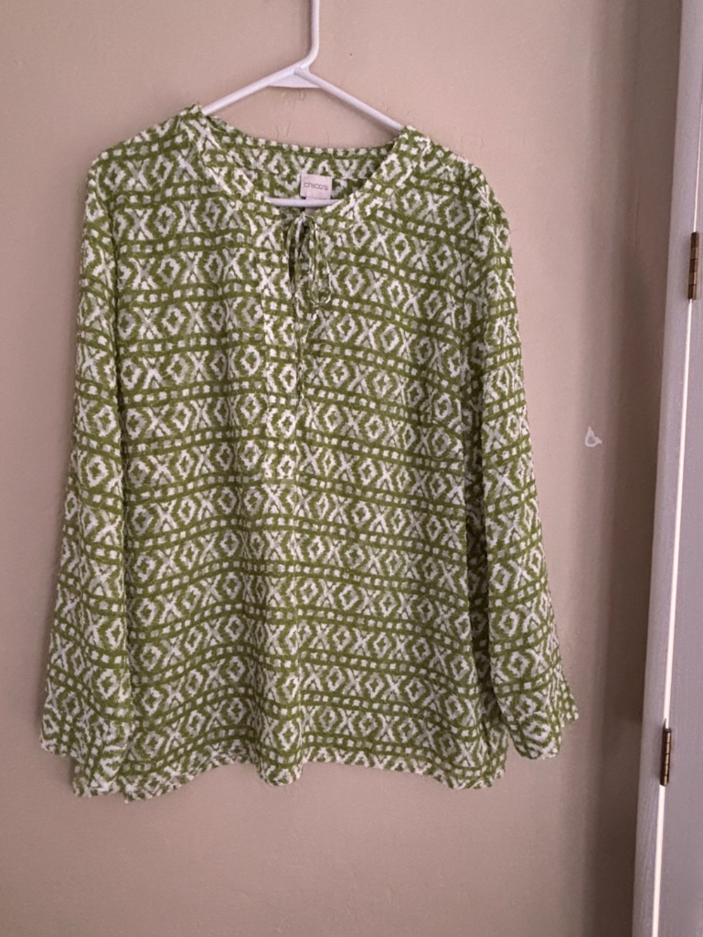 Chico's Green and White Geometric Pullover Tunic Feminine Pretty Chico’s Size 3